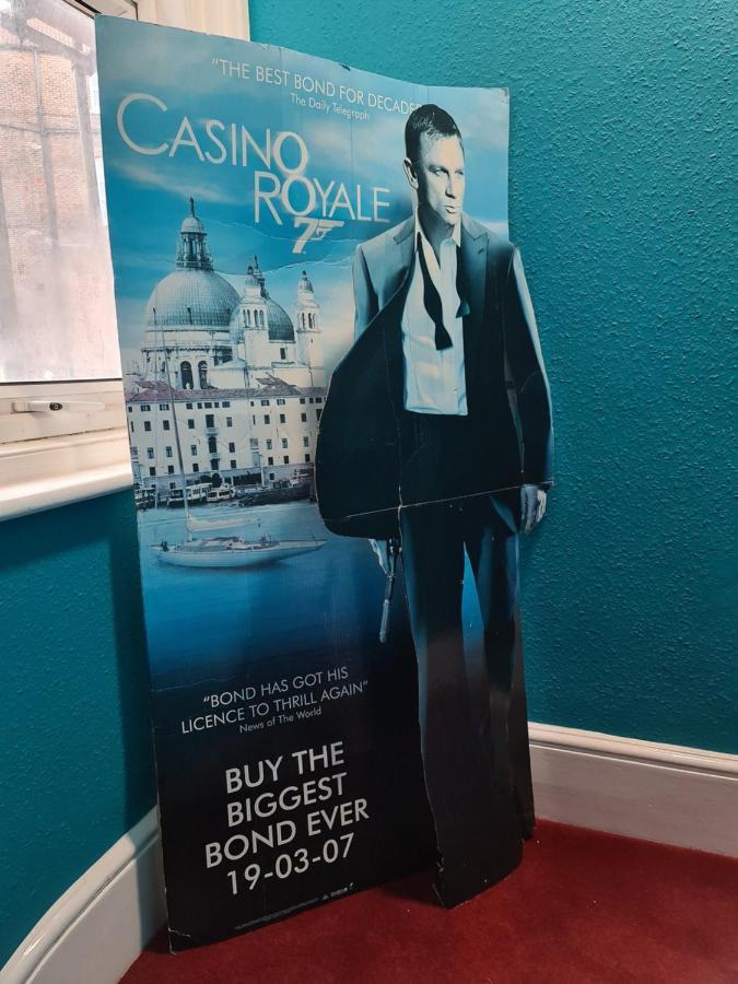 Southsea Royale Studio, James Bond, Parking, Seafront 포츠머스 외부 사진